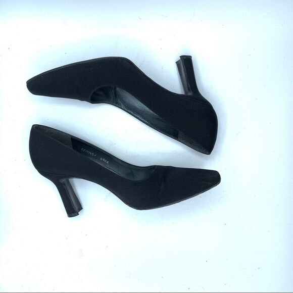 Stuart Weitzman Scarlet Black Pumps - Picture 7 of 11